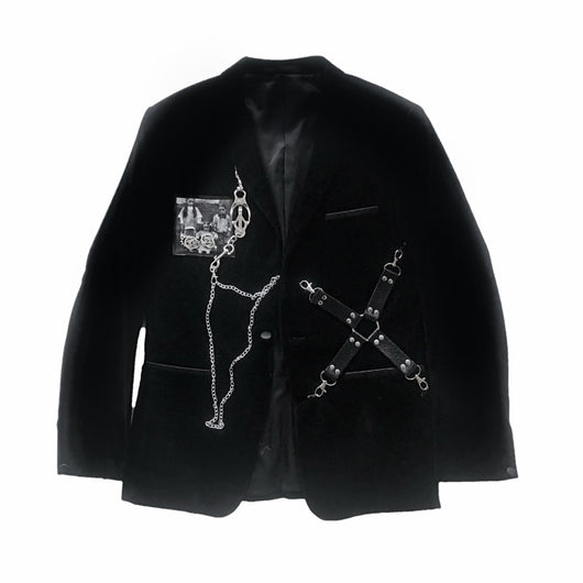 Blazer de Terciopelo Negro Gótico con Hombreras para Mujer - Image 5