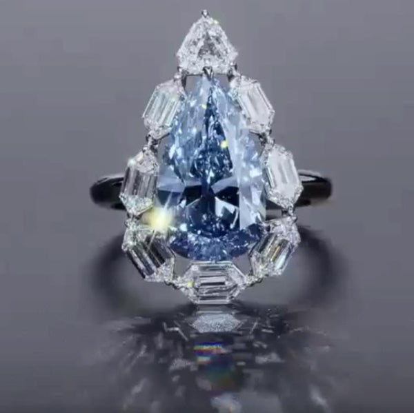 Anillo de Diamante Azul Sintético Talla Gota de Agua en Plata 925