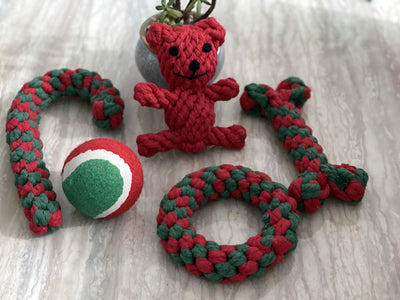 Juguete Masticable Navideño Tejido a Mano para Mascotas - Image 6