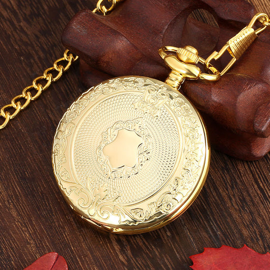 Reloj de Bolsillo Grande Estilo Vintage con Patrón de Escudo Dorado y Movimiento Cuarzo - Image 2