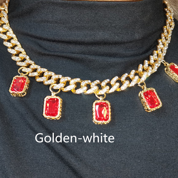 Collar Colgante Cuadrado con Circonitas Incrustadas - Diseño Moderno