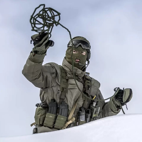 Abrigo Táctico Camuflaje Impermeable y Resistente al Frío