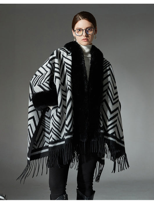 Chal Elegante con Cuello de Piel Jacquard Negro y Gris - Image 18