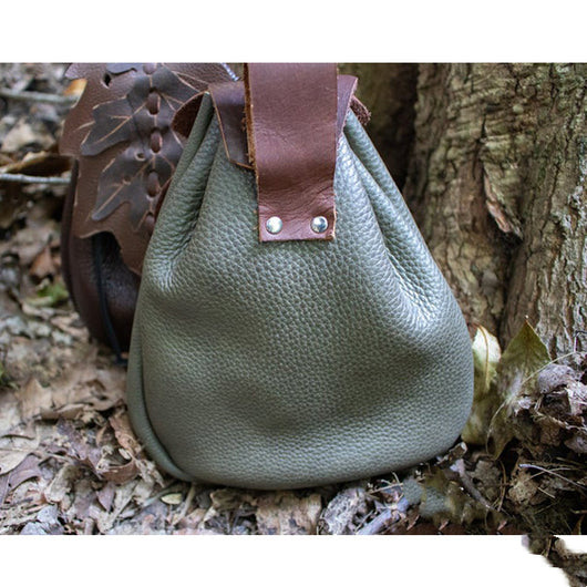 Bolsa Medieval de Cuero Sintético con Patrón de Hojas - Image 6