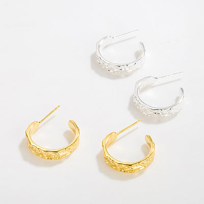 Aretes de Plata Pura Diseño C Minimalista - Elegancia Atemporal - Image 5