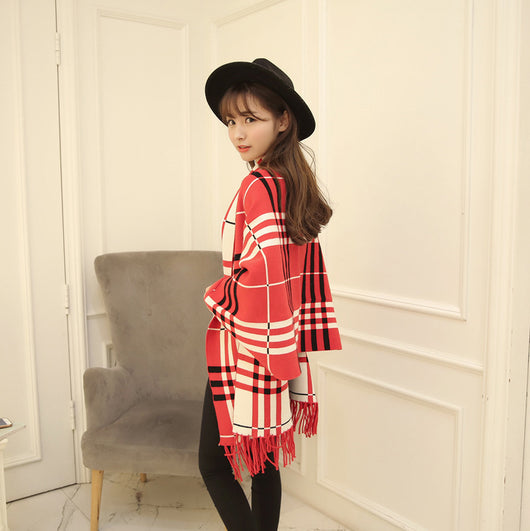 Capa Poncho Escocés con Borlas - Abrigo Elegante para Mujer - Image 13