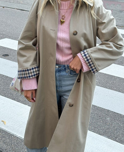 Abrigo Tipo Polo Trench Coat para Mujer Beige Abotonado Simple - Image 14