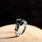 Anillo de Calavera Plateado Minimalista Unisex