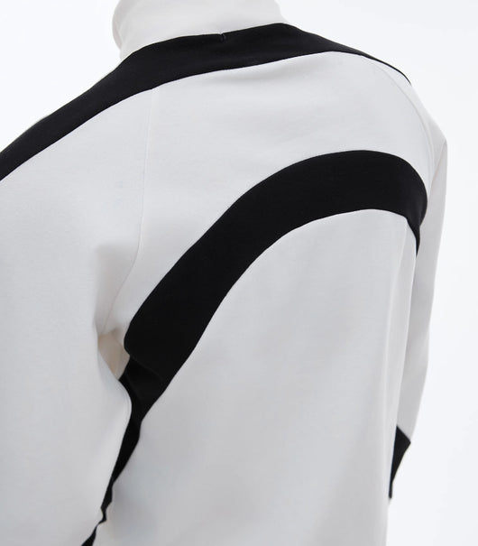 Polera Cuello Alto Patchwork con Contraste de Colores - Image 4