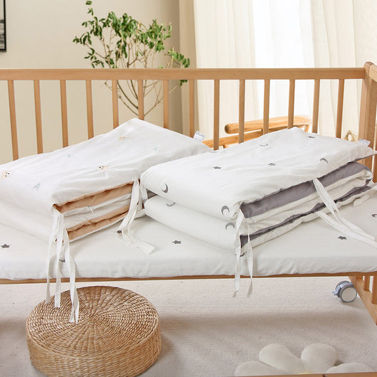 Protector de Cuna Acolchado Desmontable y Lavable - Seguridad Suave para tu Bebé - Image 4