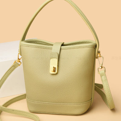 Bolso de Cuero Minimalista Bandolera Multicapa - Diseño Versátil y Elegante - Image 18