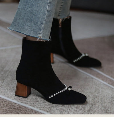 Botas Cortas con Tacón Medio, Punta Redonda y Moño de Perlas - Image 10