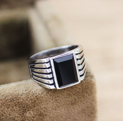 Anillo Ajustable de Plata Esterlina con Ágata Negra y Circón - Image 10