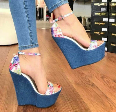 Sandalias Cuña con Estampado - Image 6