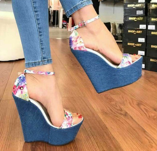 Sandalias Cuña con Estampado - Image 6