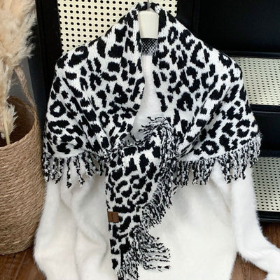 Bufanda Chal Leopardo con Flecos 2 en 1 Cálida y Elegante - Image 3