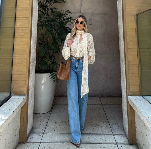 Blusa Elegante de Encaje Francés con Mangas Largas Transparentes - Image 11