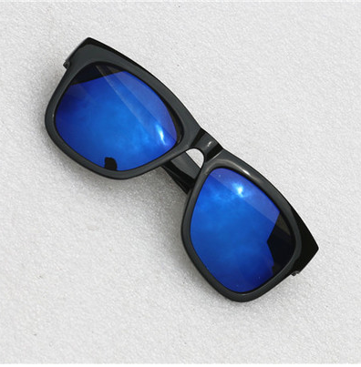 Gafas de Sol Retro con Cristales de Color Clásico - Image 3