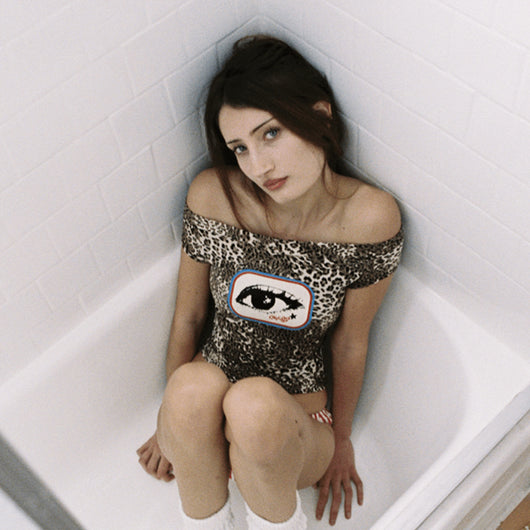 Blusa Vintage Estampado Leopardo con Diseño de Ojos Sexy - Image 4