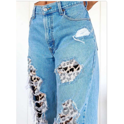Jeans Ajustados con Estampado de Leopardo y Rotos Modernos - Image 7
