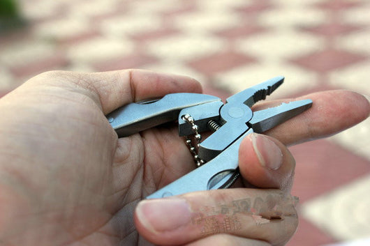 Alicates Multiusos Plegables Compactos para Aventuras al Aire Libre - Image 9