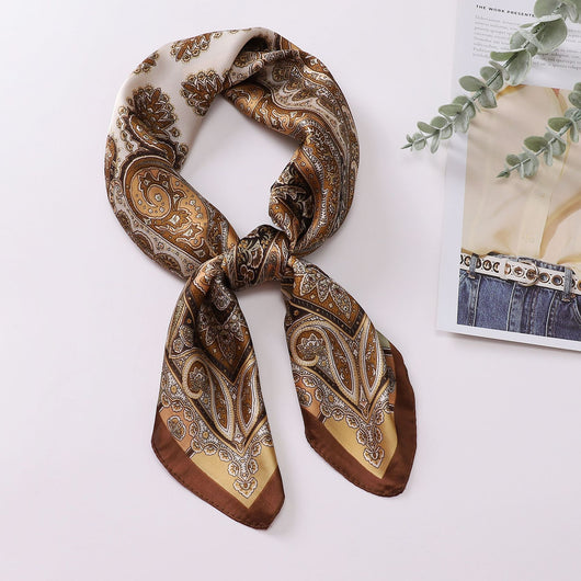 Pañuelo de Seda Estampado - Accesorio de Moda Versátil