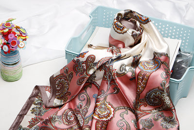 Pañuelo de Seda Artificial Estampado Tamaño Pequeño - Image 12