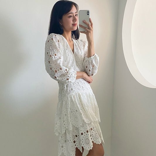 Vestido Elegante con Encaje Calado y Escote en V para Mujer