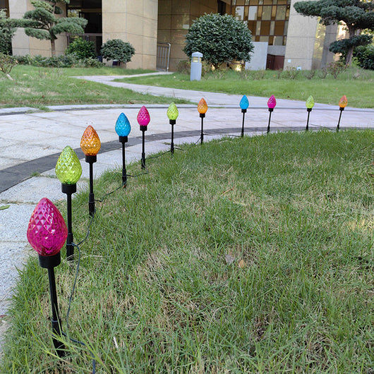 Lámpara Solar Decorativa Navideña con Diseño de Fresa para Jardín - Image 9