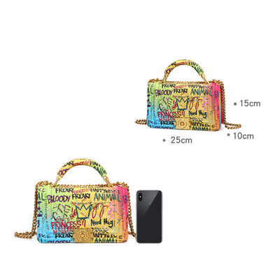 Bolso de Mano Elegante con Cadena Rombo y Diseño Graffiti - Image 6