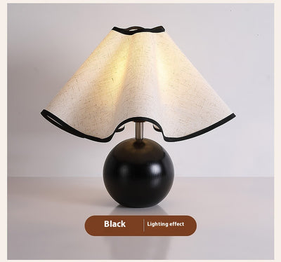 Lámpara de Mesa Retro en Madera de Nogal con Diseño Floral Creativo - Image 17
