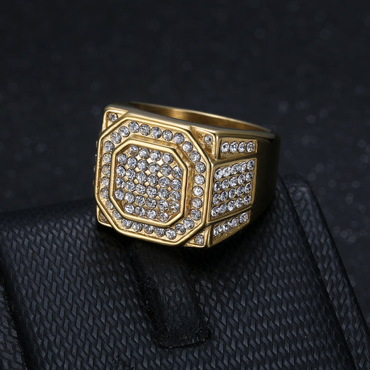 Anillo de Acero Titanio Chapado en Oro con Cristales para Hombre