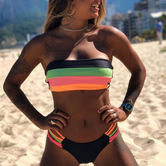 Bikini Deportivo con Diseño de Rayas y Costuras Contrastantes