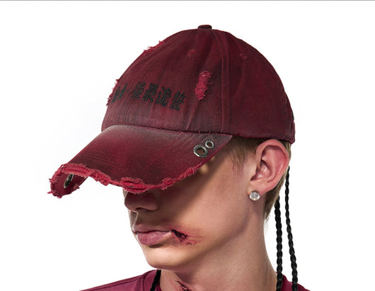 Gorra Roja Vintage Desgastada con Visera - Image 10