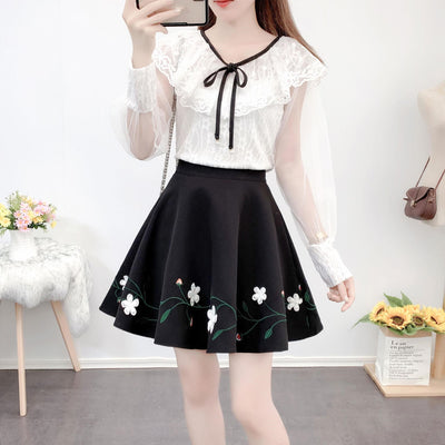 Conjunto Elegante: Blusa de Encaje Transparente con Falda Tutú Bordada - Image 9