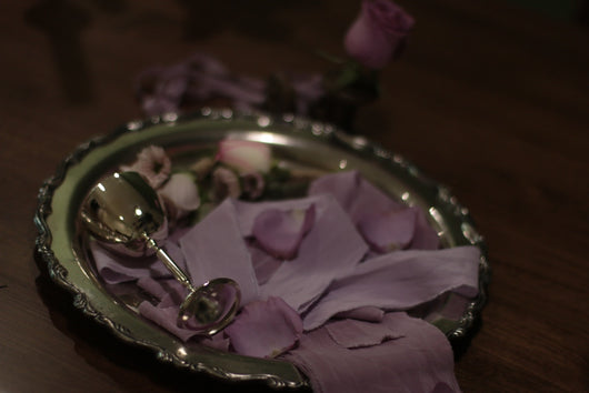 Cinta Vintage Teñida Botánica Artesanal con Orilla Cruda para Bodas - Image 6