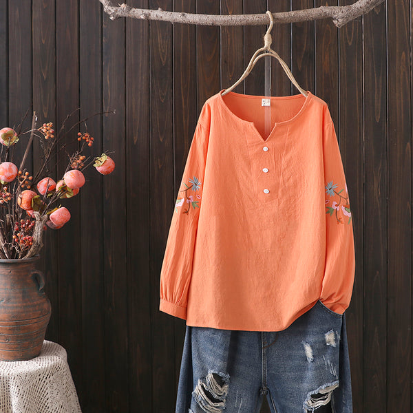 Camisa V-neck con Bordado y Botones en Manga