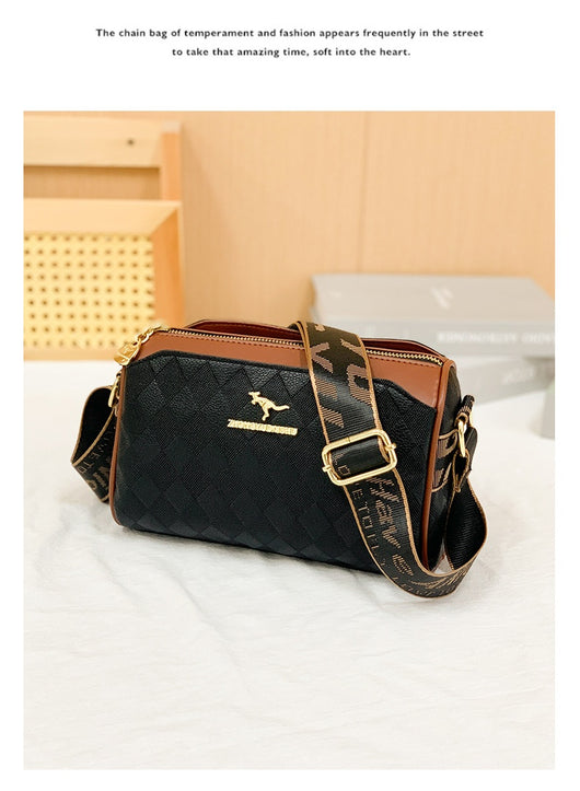 Bolsa Mensajera de Cuero con Detalles en Relieve - Elegancia Minimalista - Image 11