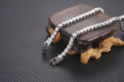 Reloj Pulsera Unisex Acero Inoxidable con Diamantes Incrustados - Image 7