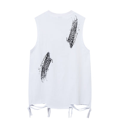 Playera Hombre con Estampa de Letras y Detalle de Chaleco - Image 18