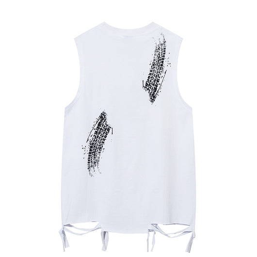 Playera Hombre con Estampa de Letras y Detalle de Chaleco - Image 18
