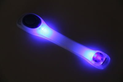 Brazalete LED Reflectante de Seguridad Nocturna para Ciclismo y Running - Image 7