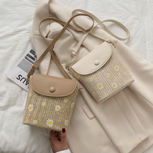 Bolso de Hombro Tejido en Rafia con Detalles Plisados - Image 2