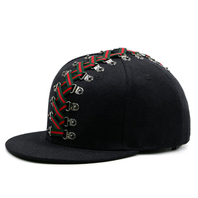 Gorra Punk Hip Hop con Visera Plana y Cinturón Tejido Remachado Unisex - Image 2