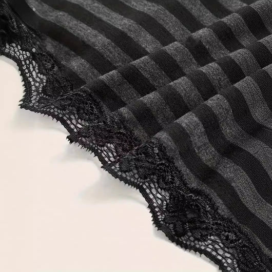 Blusa Elegante de Rayas con Cuello de Encaje Contrastante - Image 4