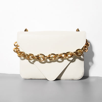 Bolsa Mensajera de Cuero con Cadena - Colección Verano - Image 10