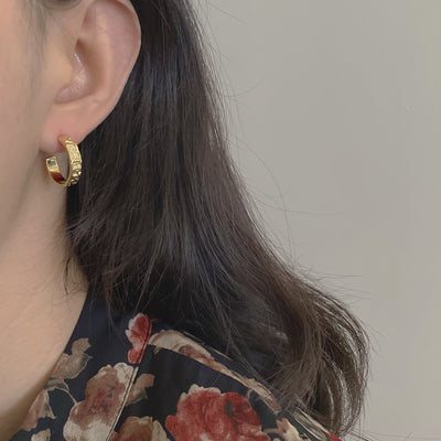Aretes de Plata Pura Diseño C Minimalista - Elegancia Atemporal - Image 2