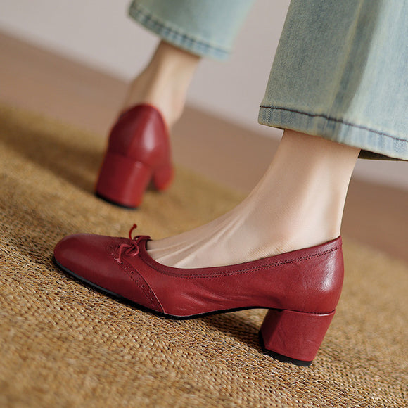 Zapatos de Cuero para Mujer con Tacón Medio y Moño Delicado