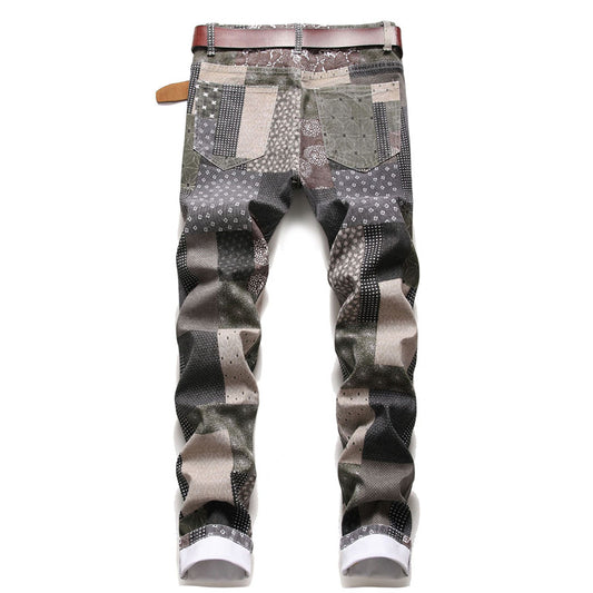 Jeans Straight Leg Estilo Urbano con Parches Estampados y Costuras Decorativas - Image 2