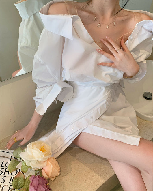 Vestido Camisero Blanco con Hombro Descubierto y Mangas Largas - Image 7